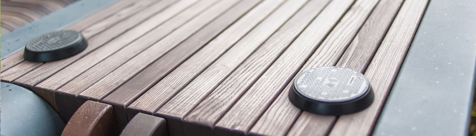 Bezel Outdoor Wireless Charging Bench & Table