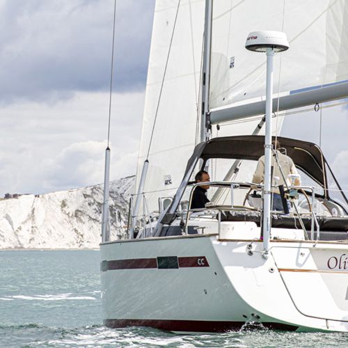 The 5 best places to mount radar<br>on your sailing yacht