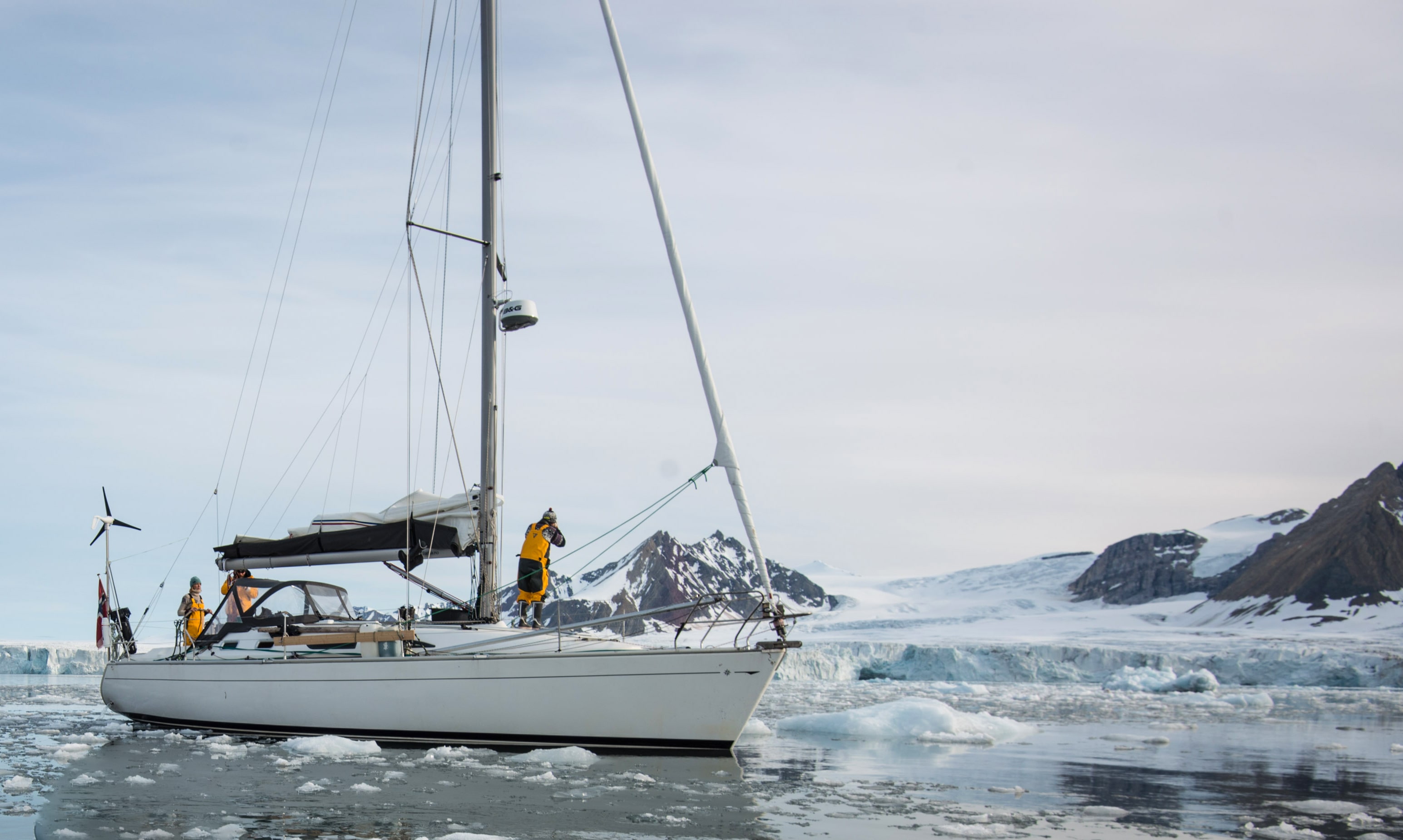 The 5 best places to mount radar on your sailing yacht