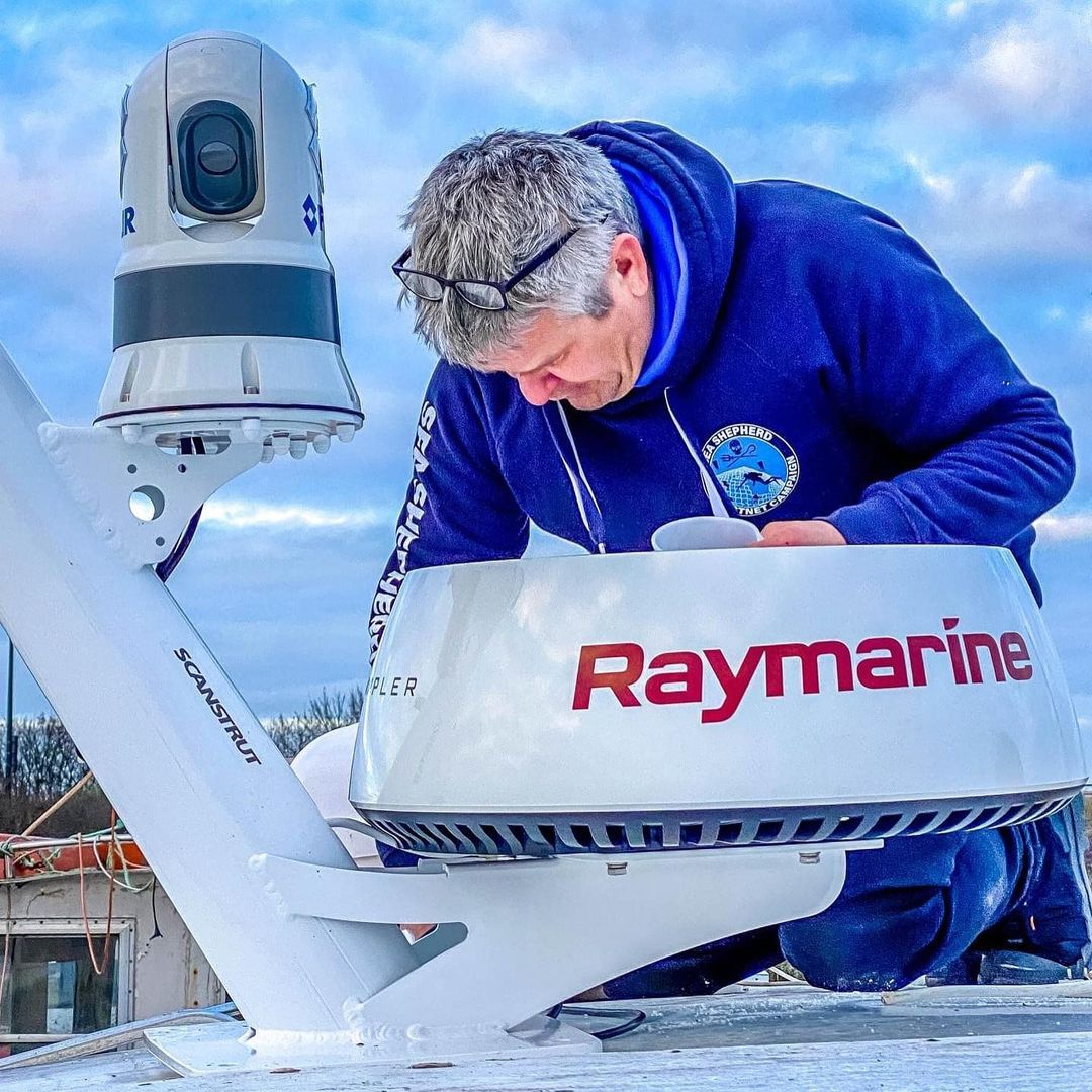 Sea Shepherd Mast Installed Scanstrut